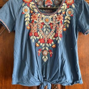 Johnny Was , navy embroidered tee shirt, Size Medium